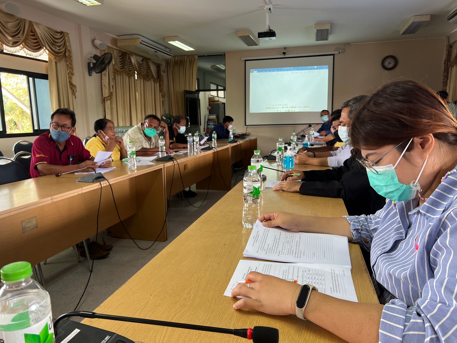 ร่วมประชุมทีมพี่เลี้ยงในการขับเคลื่อนการดำเนินงานขจัดความยากจน