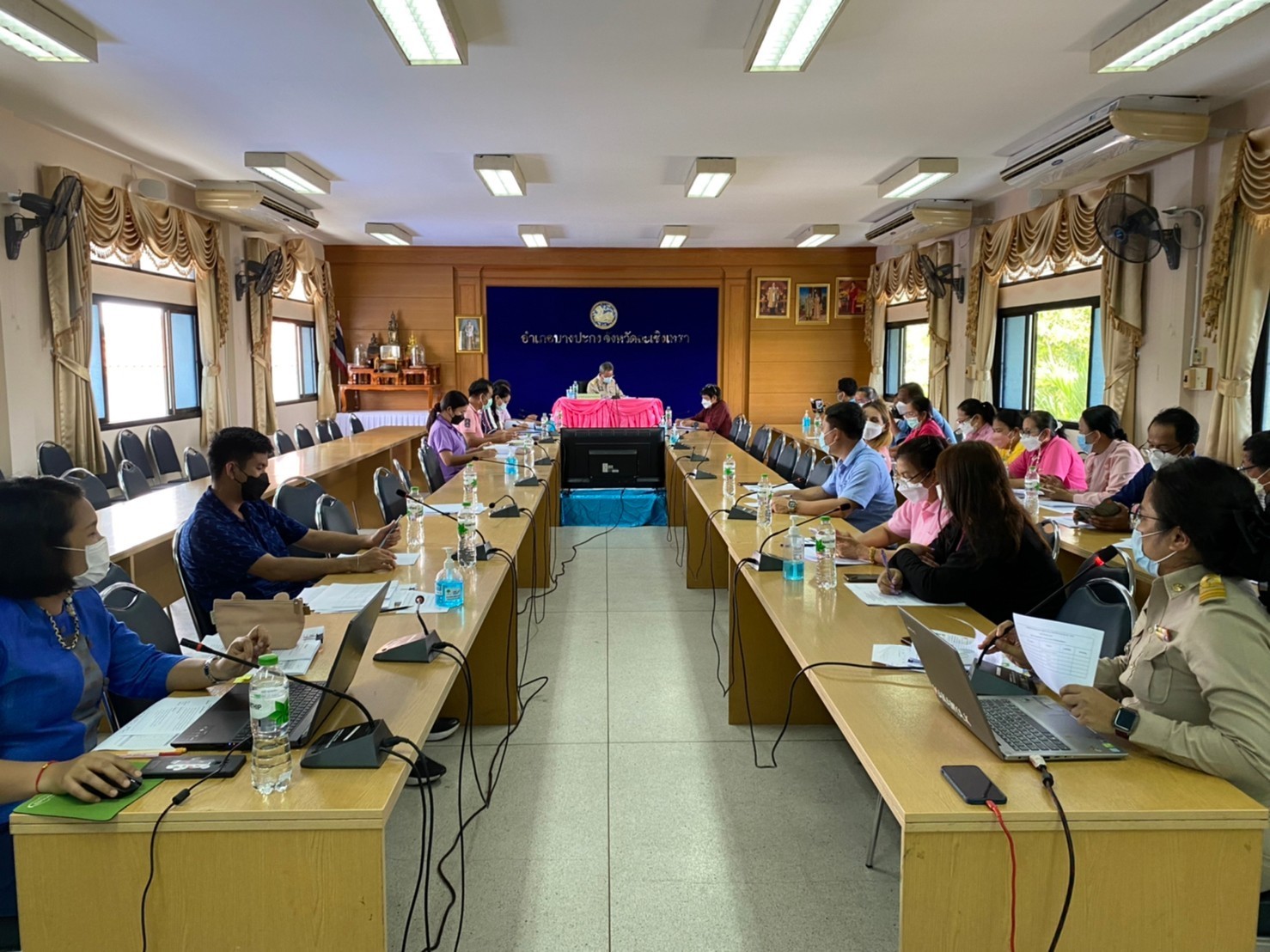 ร่วมประชุมทีมพี่เลี้ยงในการขับเคลื่อนการดำเนินงานขจัดความยากจน