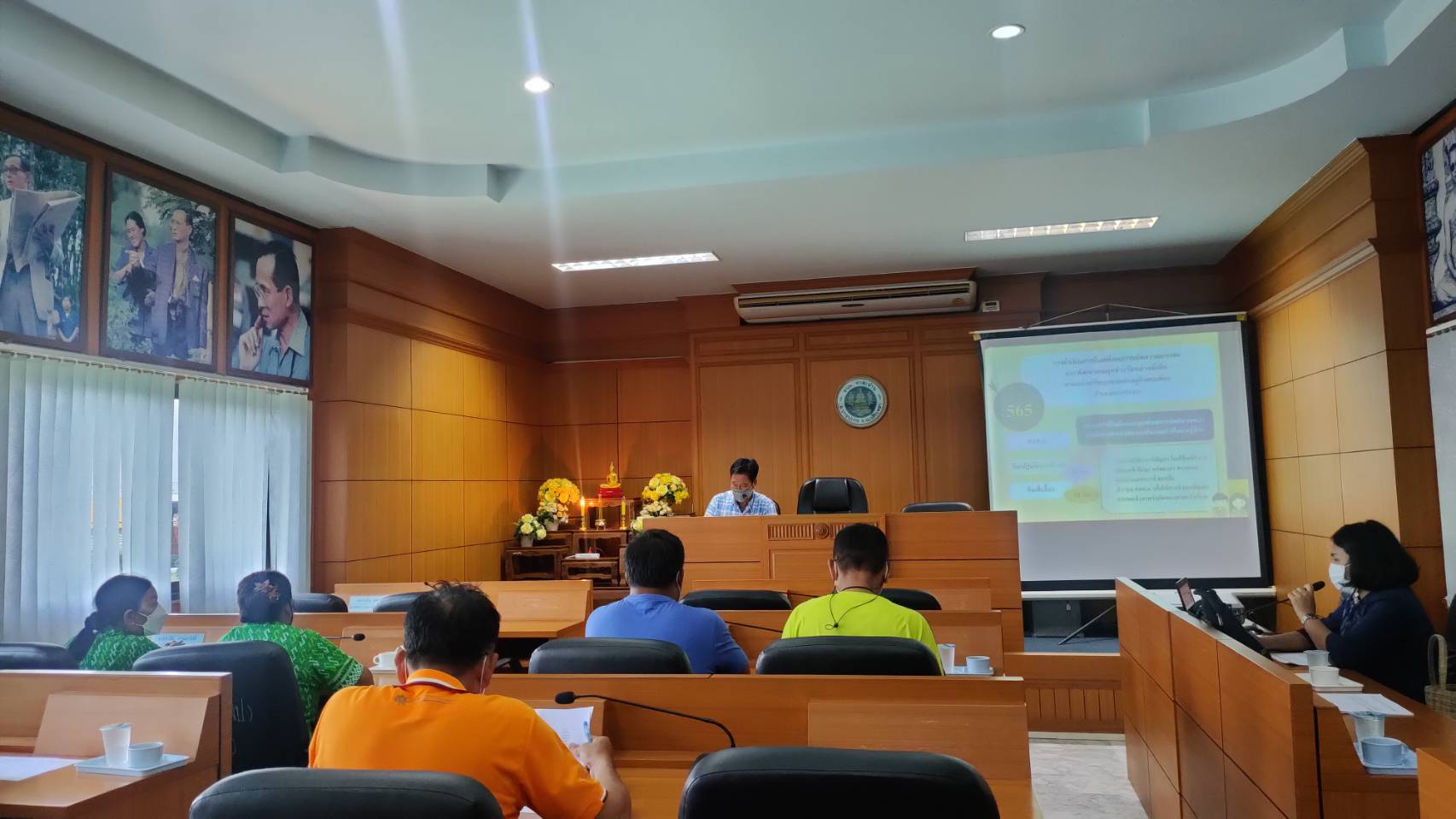 ร่วมประชุมทีมปฏิบัติการขจัดความยากจนและพัฒนาคนทุกช่วงวัยอย่างยั่งยืนตามหลักปรัชญาของเศรษฐกิจพอเพียงอำเภอในระดับพื้นที่