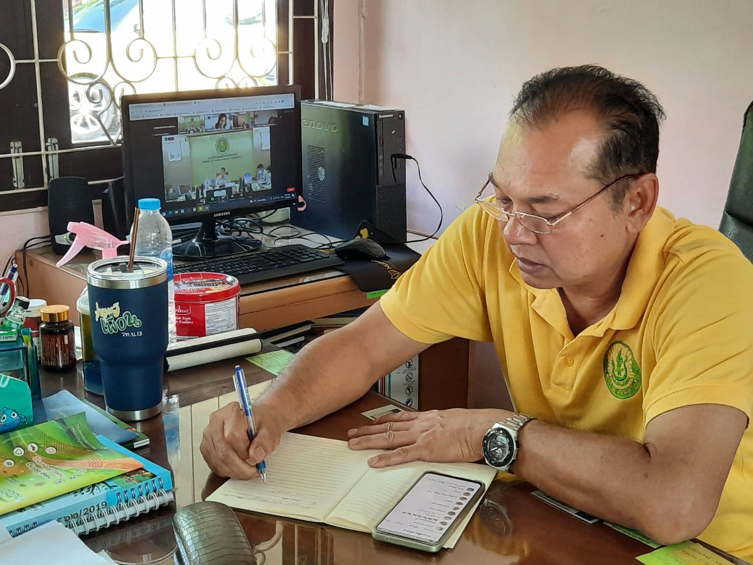 ร่วมรับฟังการประชุมชี้แจงแนวทางการดำเนินงานโครงการขับเคลื่อนการเกษตรระดับหมู่บ้านสู่การผลิตสินค้าเกษตรมูลค่าสูง